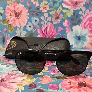 Ray-Ban Black Sunglasses with Dark Lenses